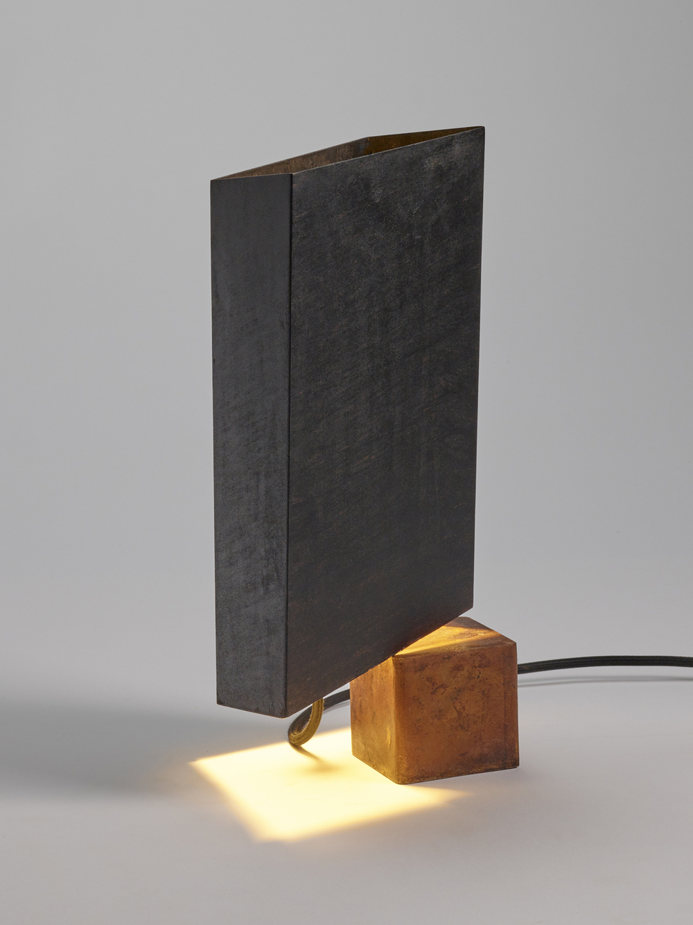 Lampe de table metal black rust modèle Kyoto S design Antonino Sciortino collection Serax